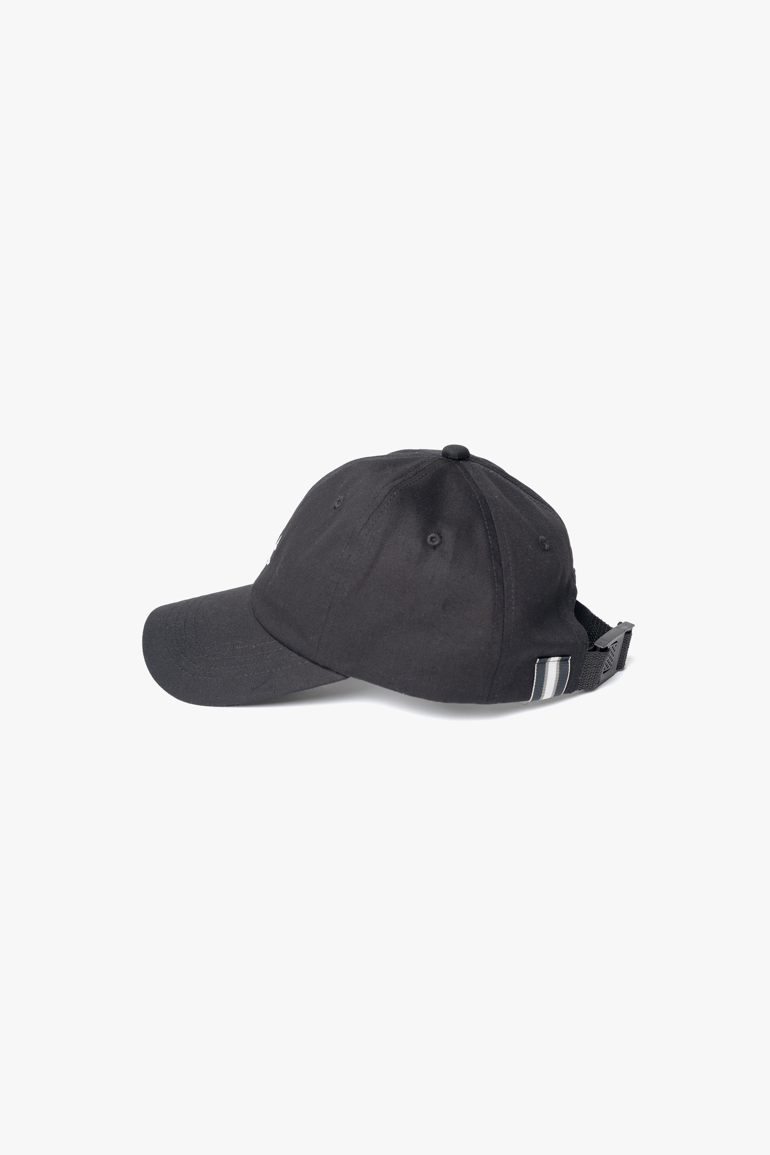 【数量限定】.at-Stripe Tape Logo Cap