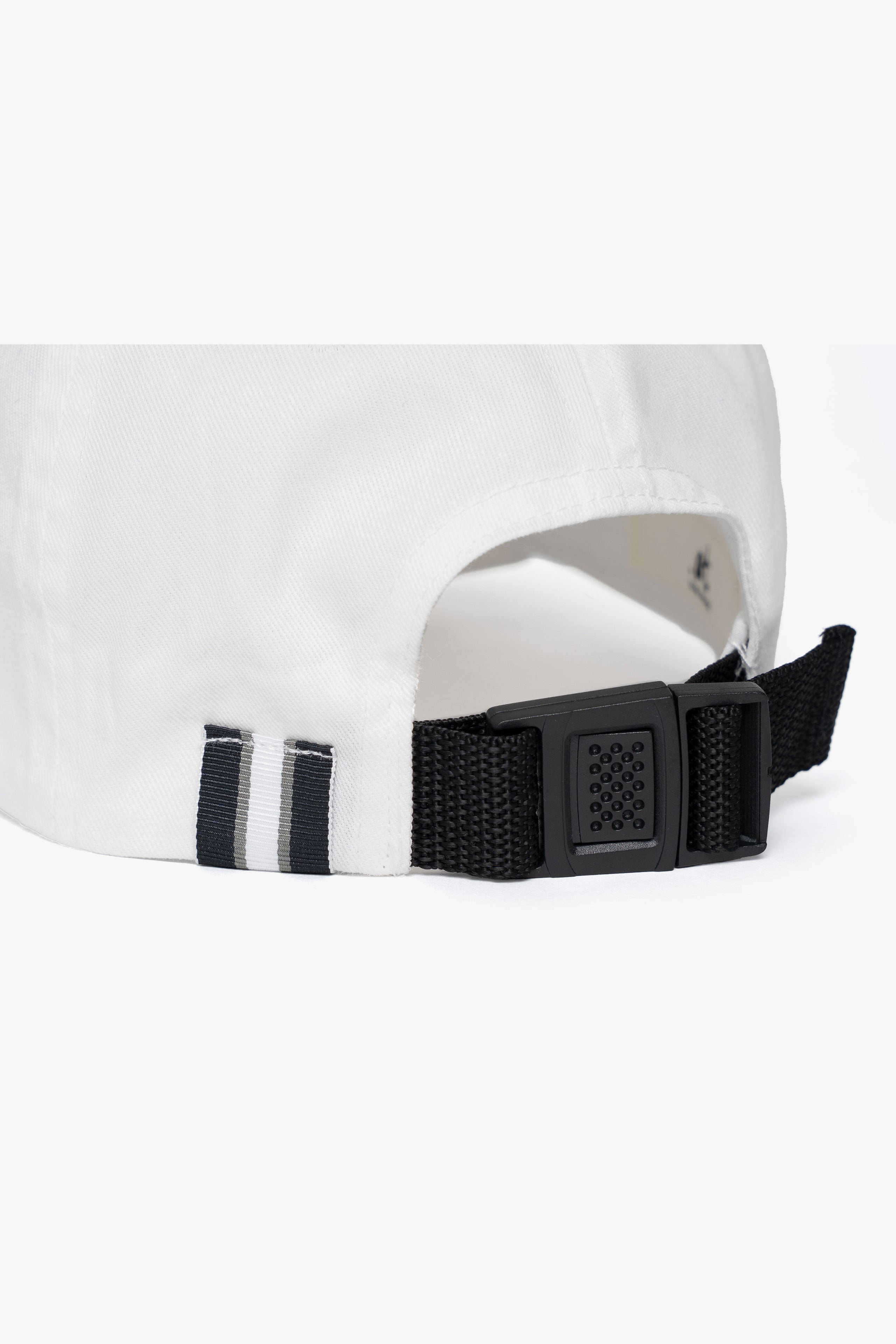 【数量限定】.at-Stripe Tape Logo Cap - White