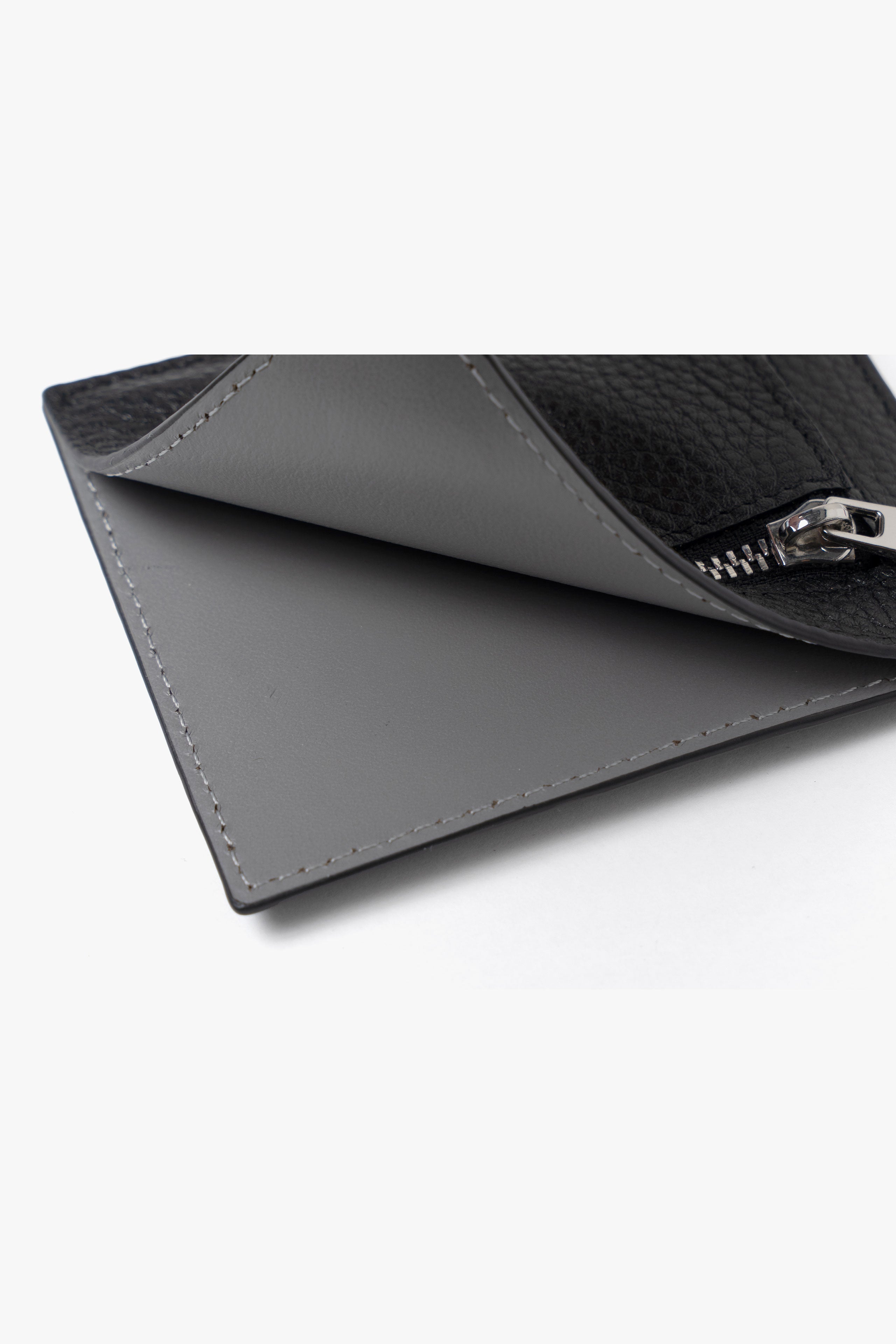 【数量限定】.at-Stripe card case - Includes a coin case - Black