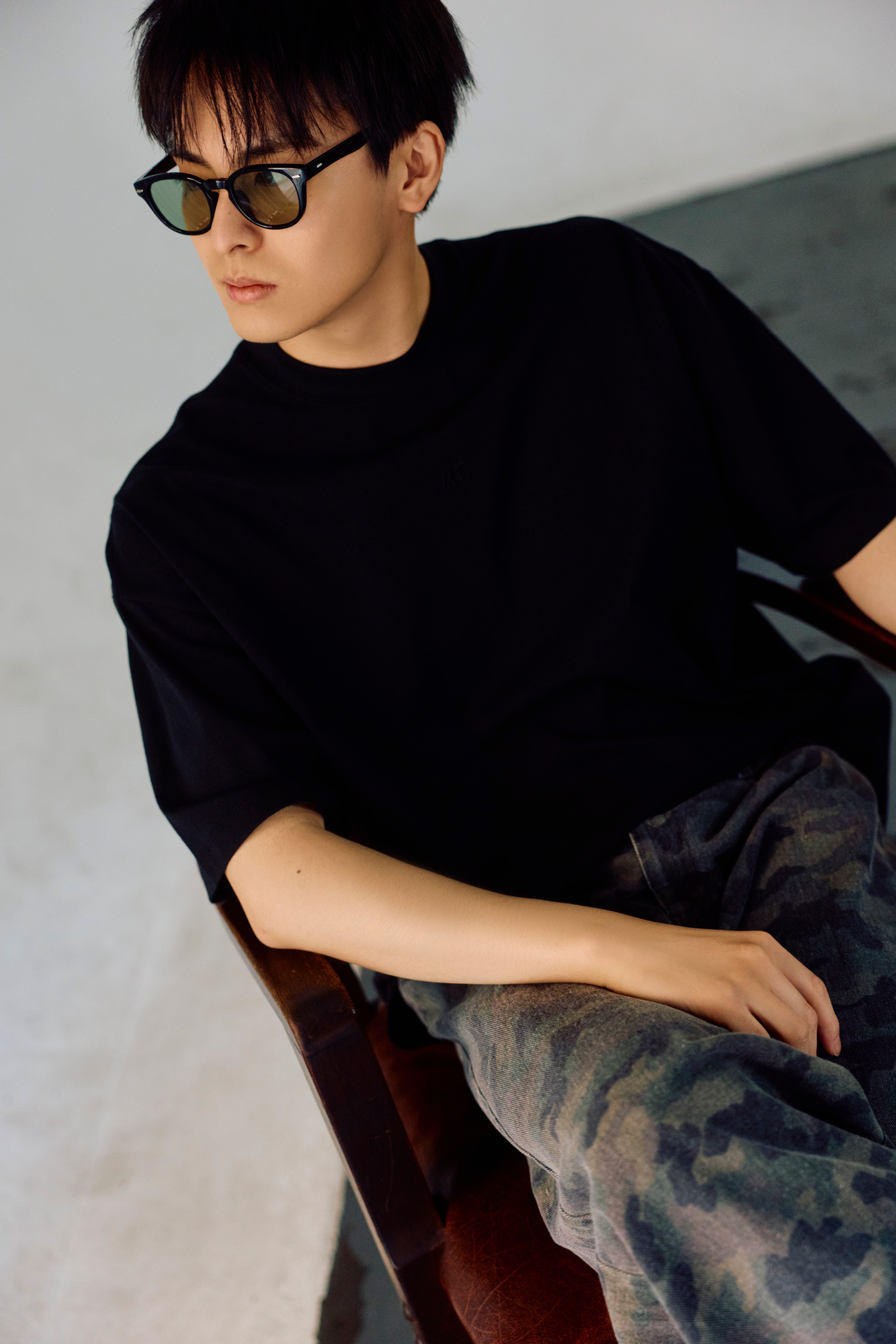 .at - New Basic T-Shirt - Black