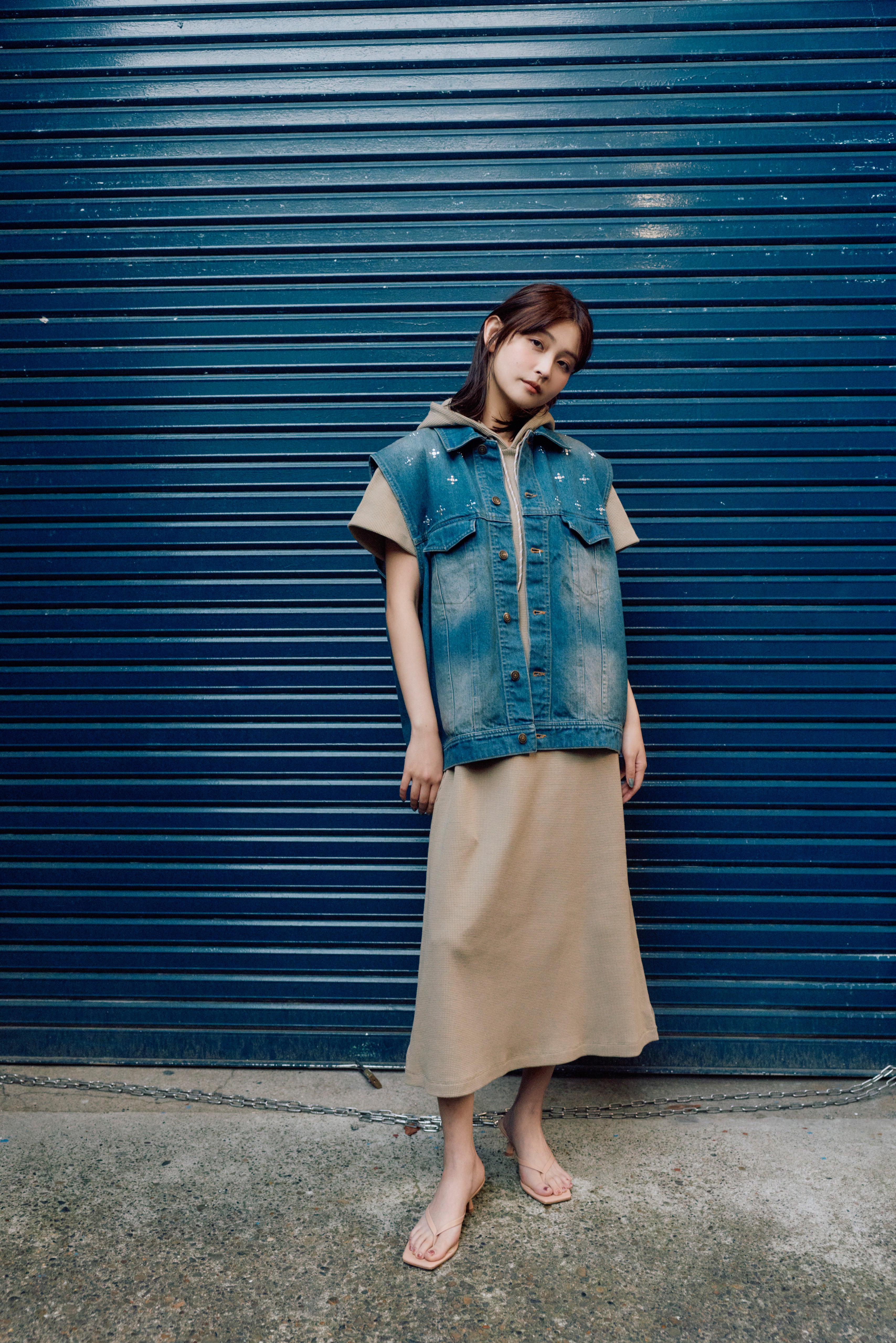 .at - Sleeveless Denim Jacket - Wash Indigo
