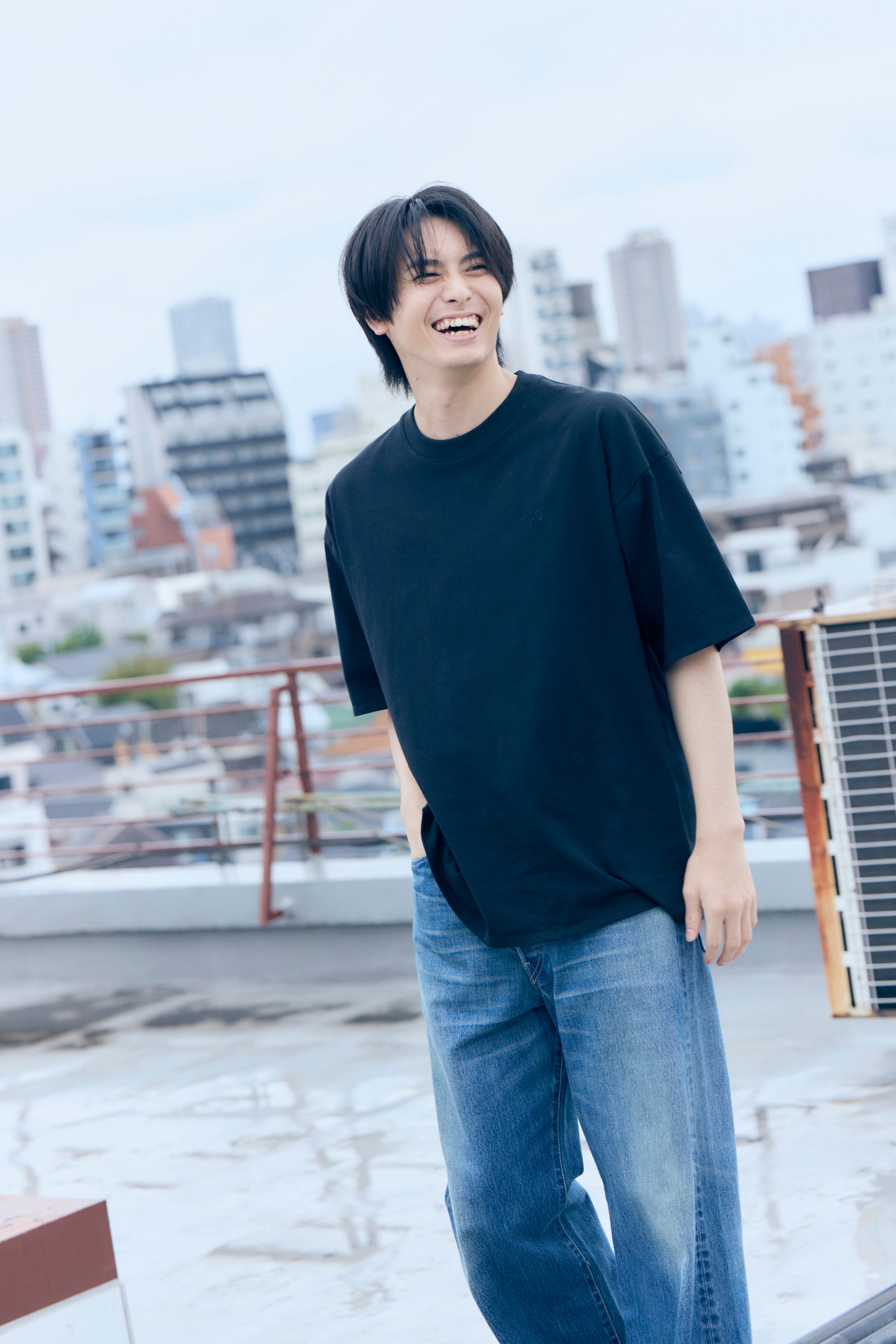 .at-Stripe Tape T-Shirt - Black