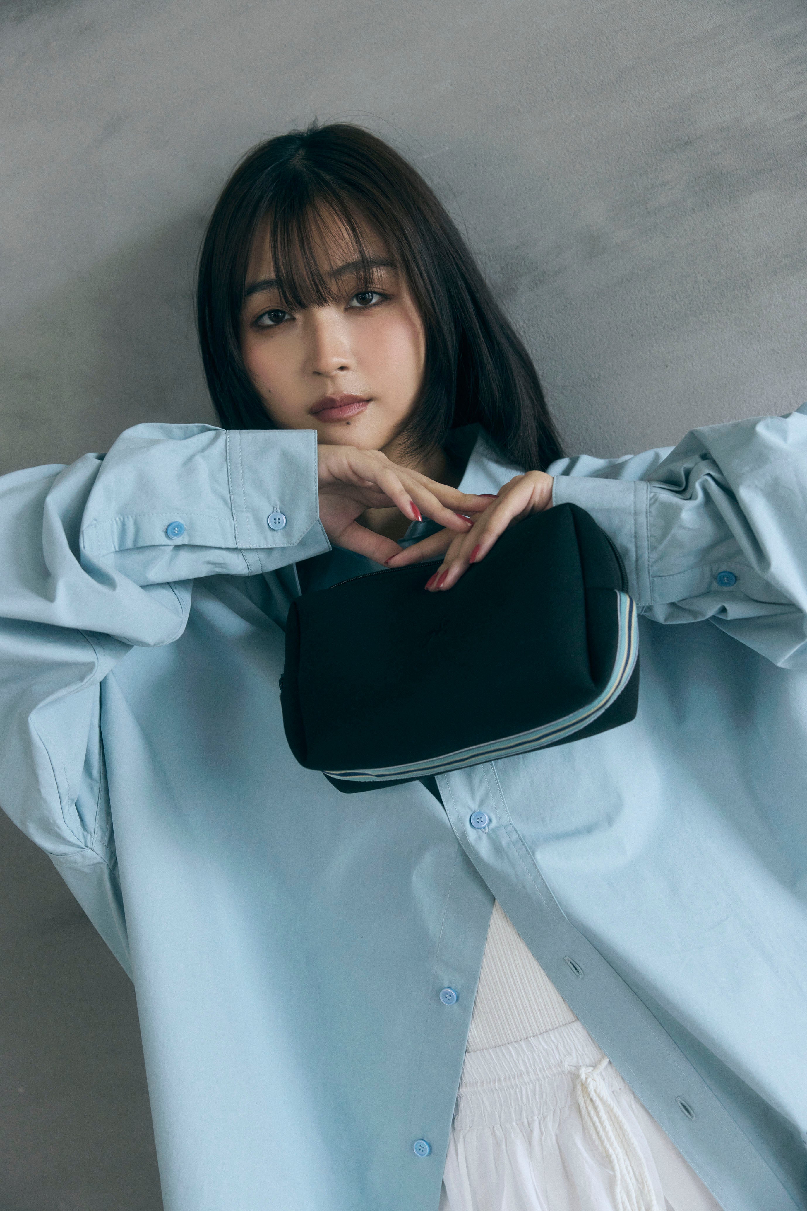 .at-Stripe Tape Square Pouch L - Black