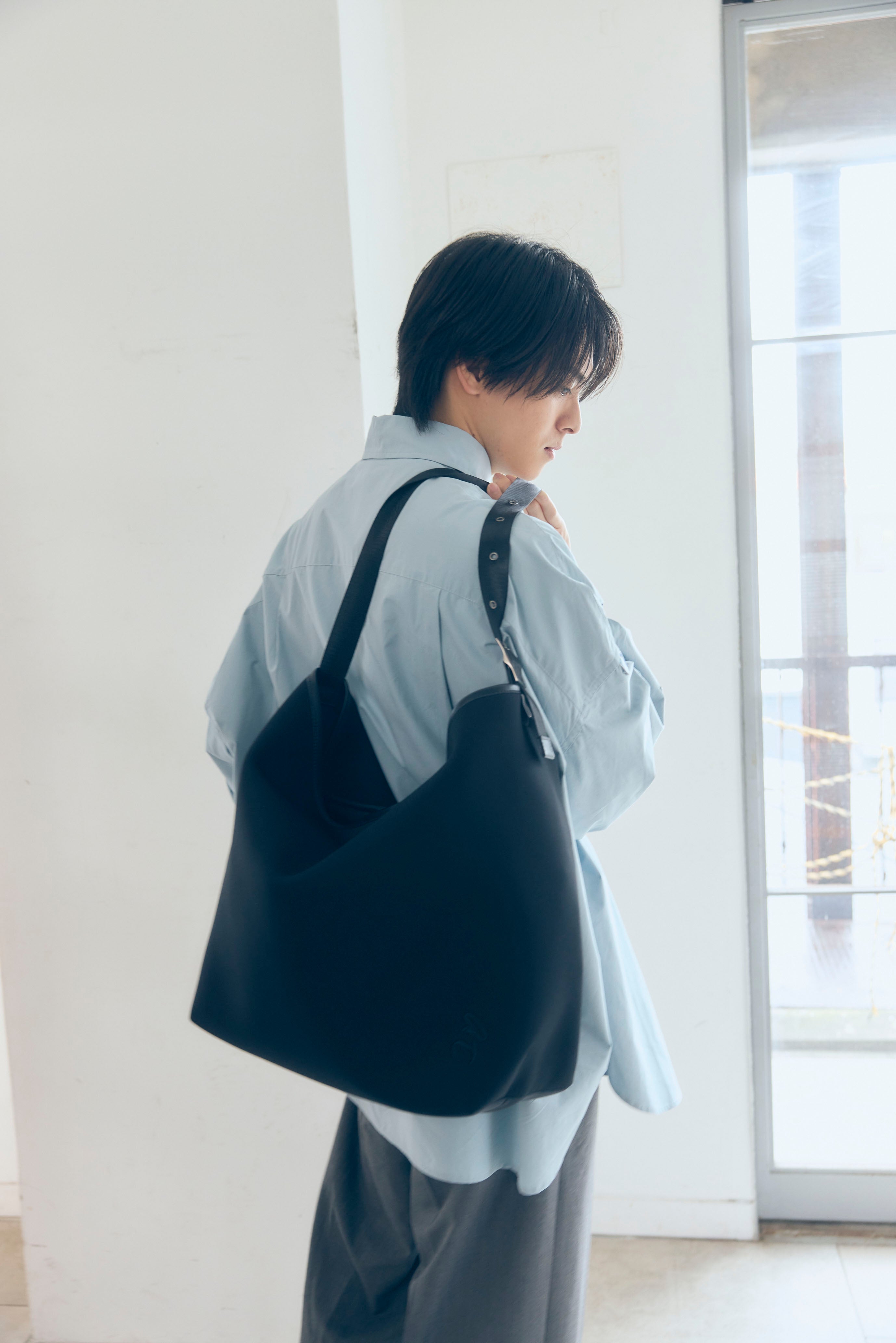 .at-Stripe Tape One Shoulder Tote Bag