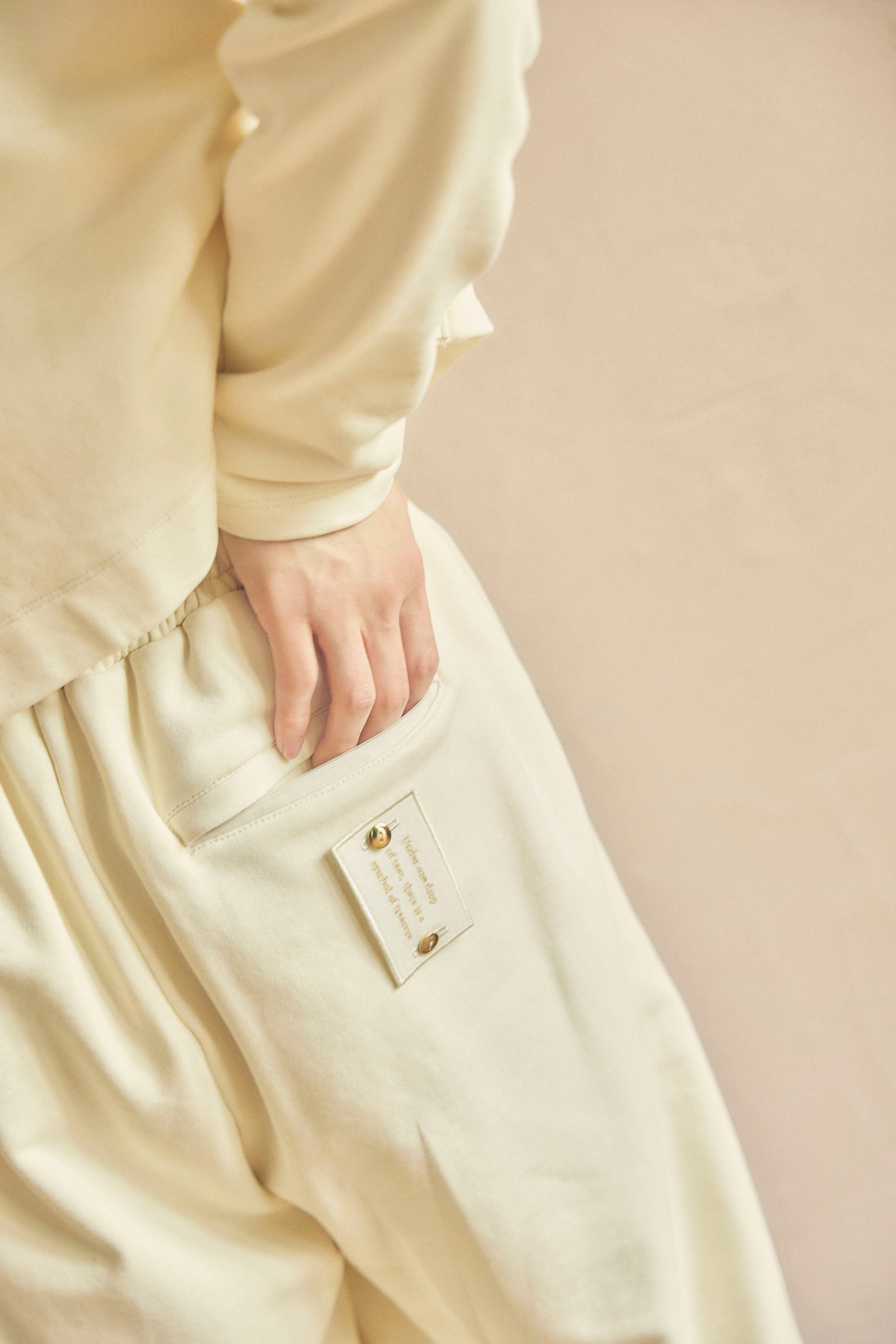 .at - Set Patch Wide Sweat Pants - Ecru
