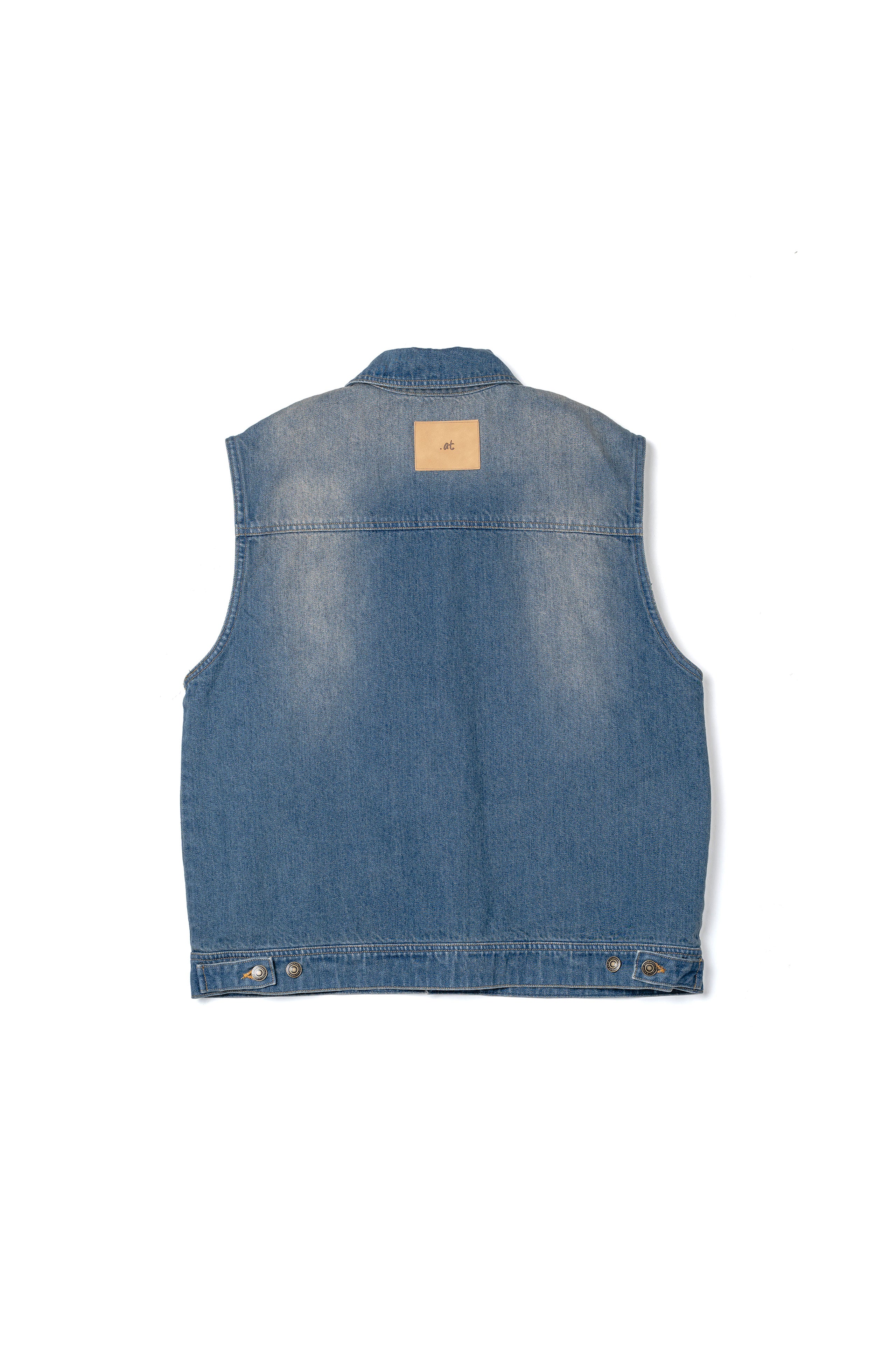 .at - Sleeveless Denim Jacket - Wash Indigo