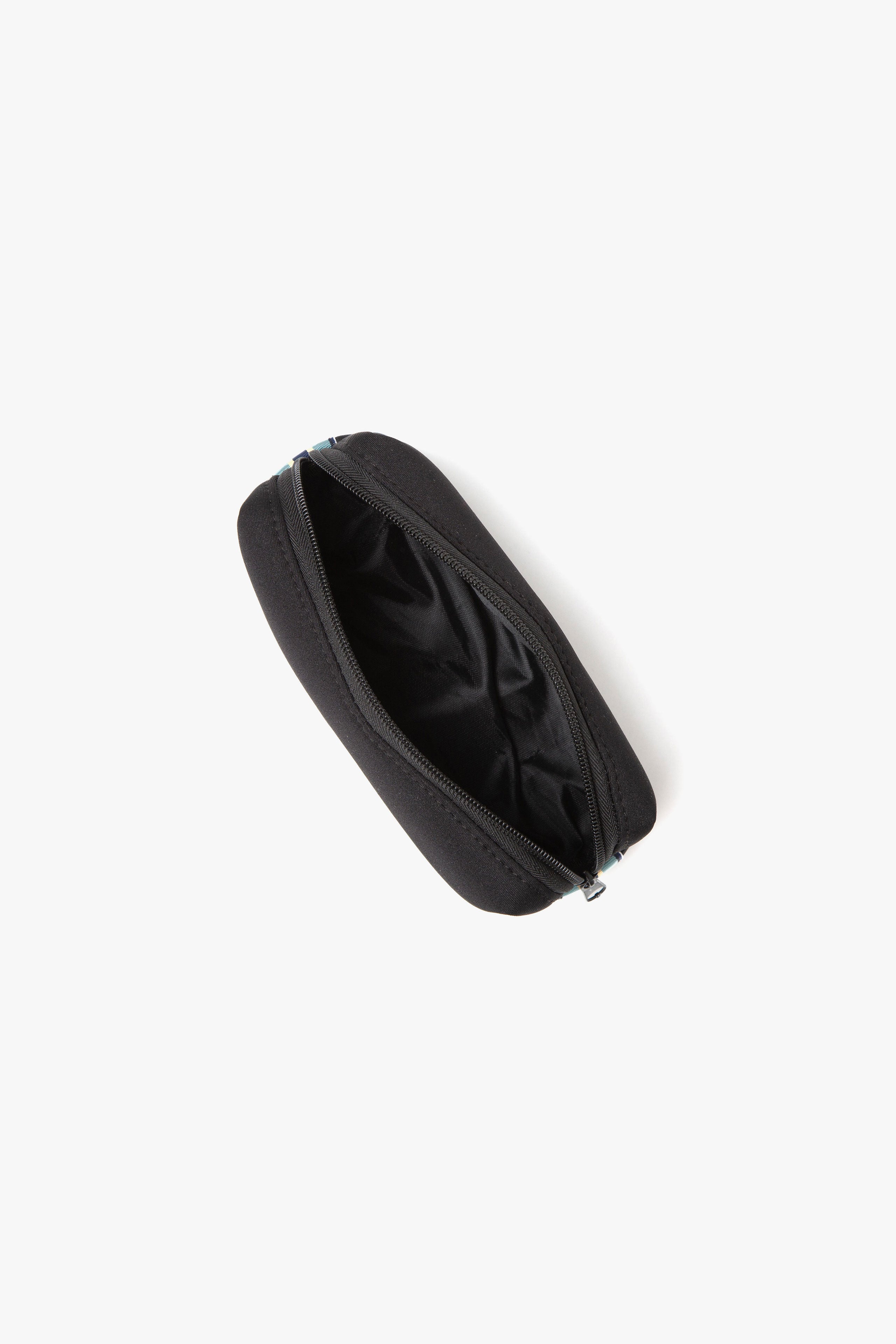 .at-Stripe Tape Square Pouch M - Black