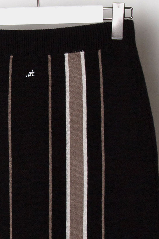 .at-Stripe Jacquard Knit Long Skirt - BlackStripe