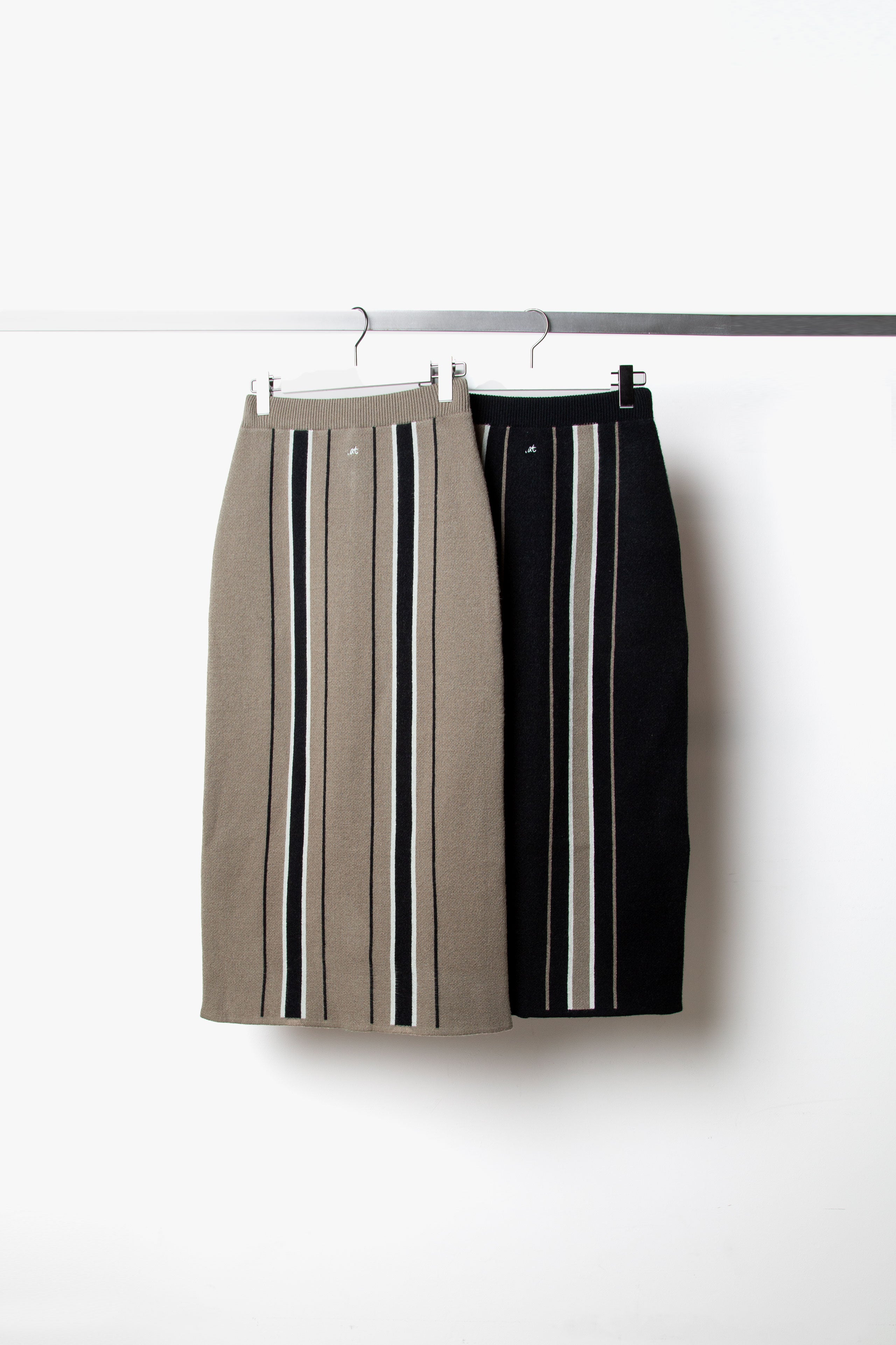 .at-Stripe Jacquard Knit Long Skirt - GrayStripe