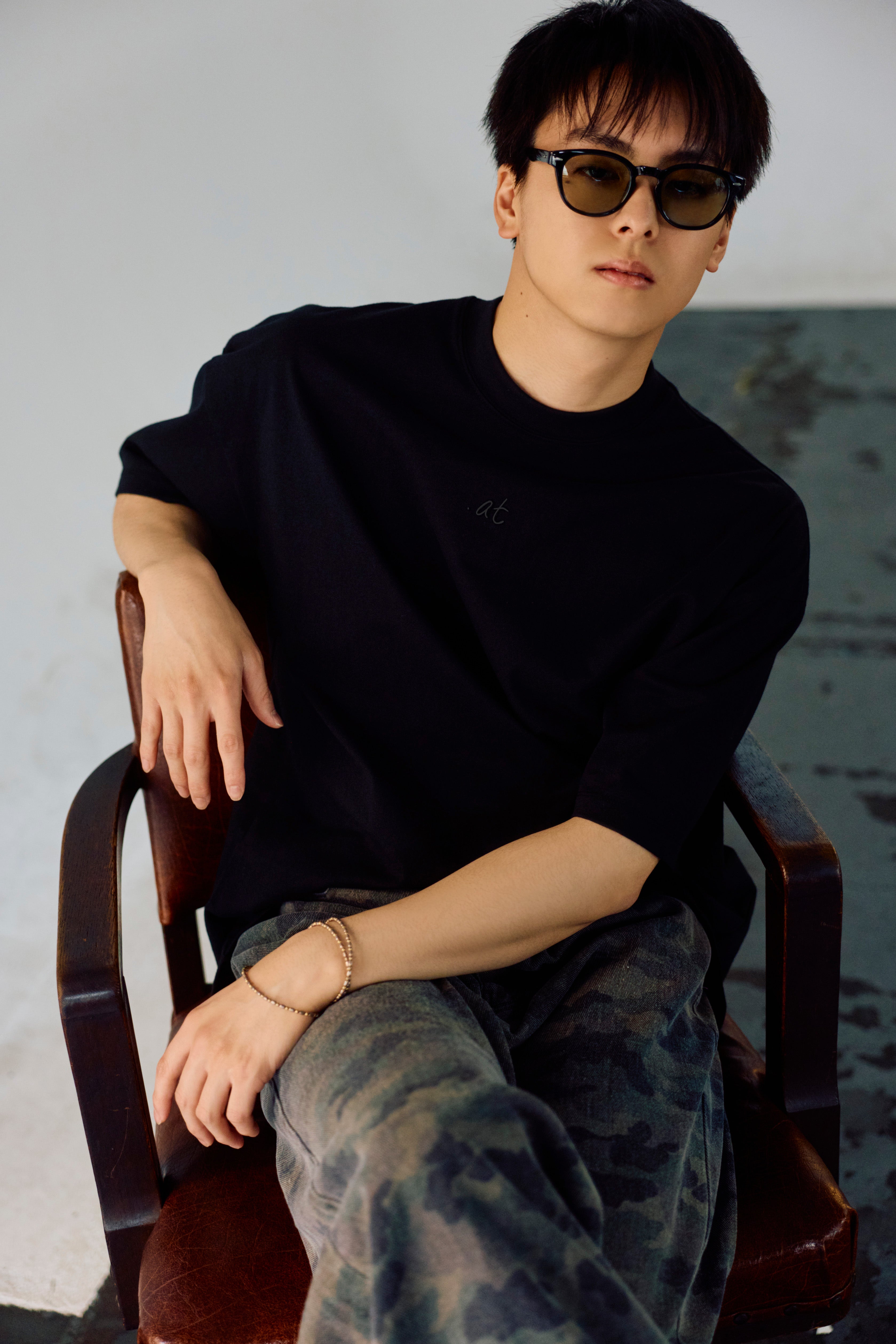 .at - New Basic T-Shirt - Black